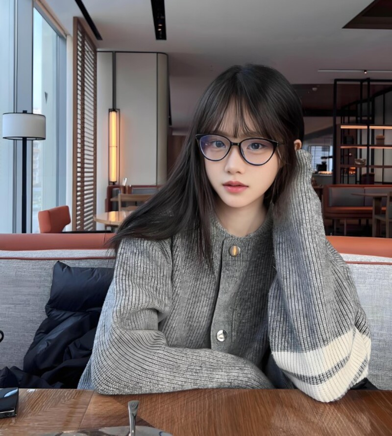 ảnh gái xinh đeo kính 4