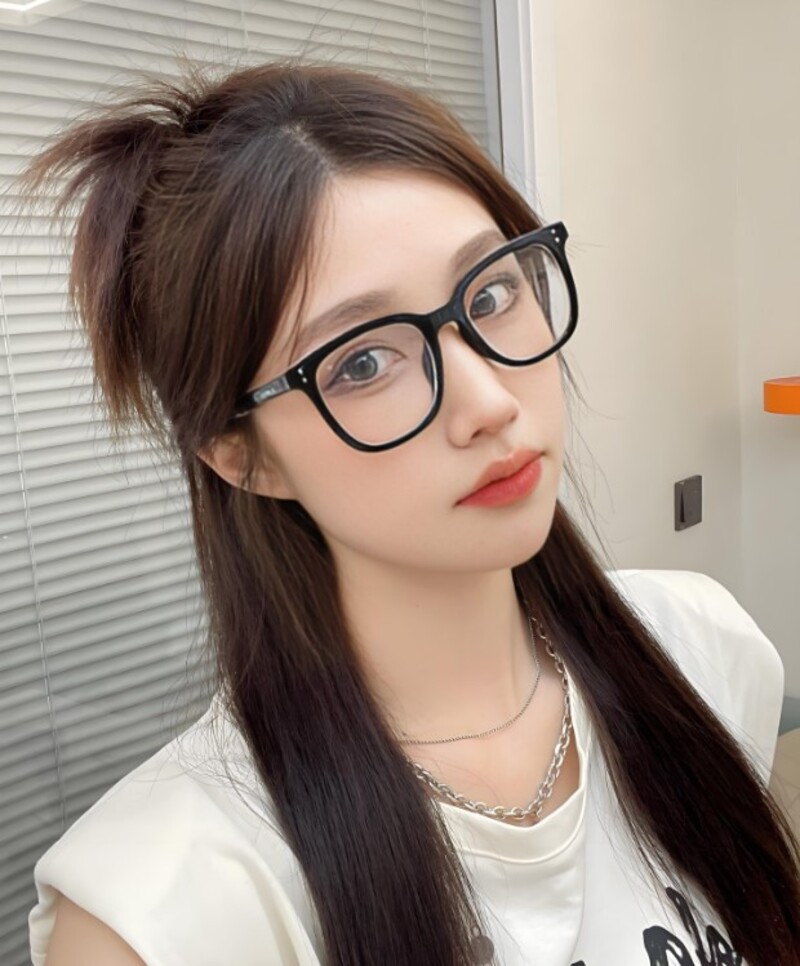 ảnh gái xinh đeo kính 5