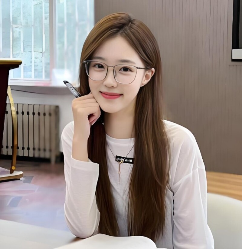 ảnh gái xinh đeo kính