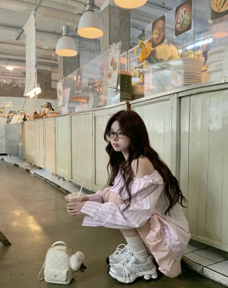 ảnh gái xinh đeo kính dễ thương