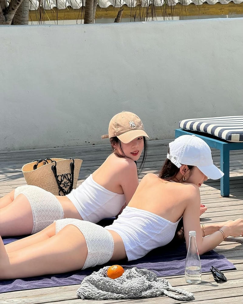 ảnh gái xinh khoe mông đáng yêu