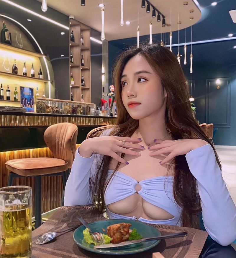 ảnh gái xinh khoe ngực 4