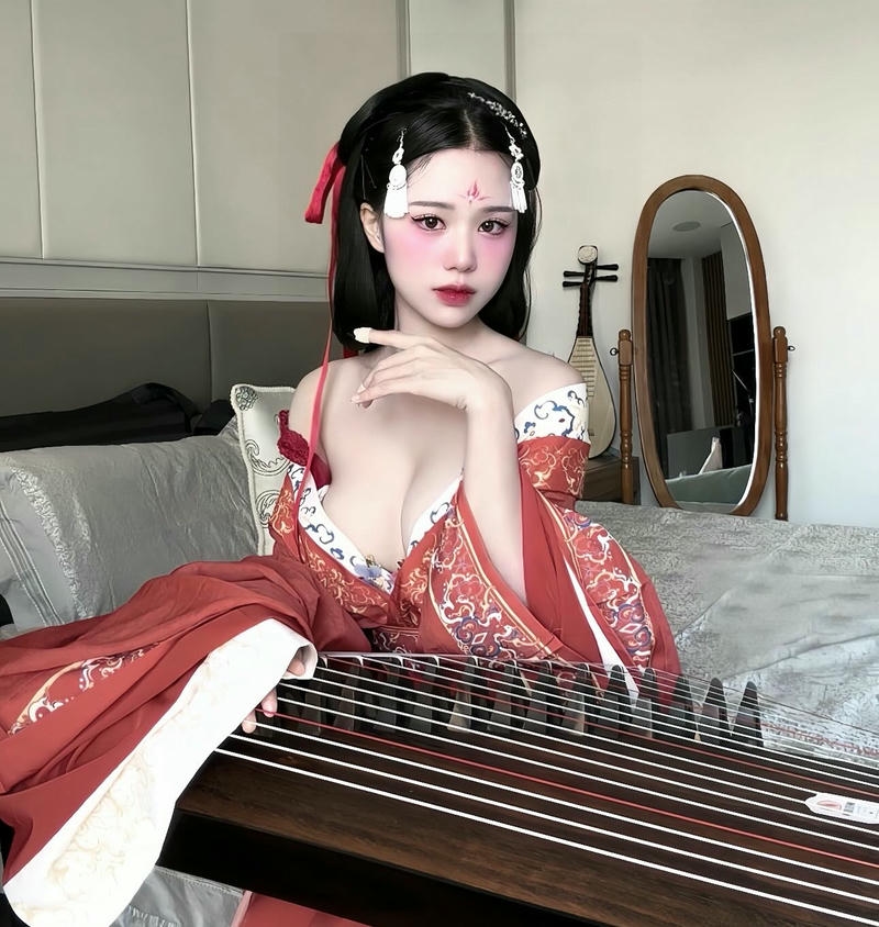 ảnh gái xinh khoe ngực cosplay