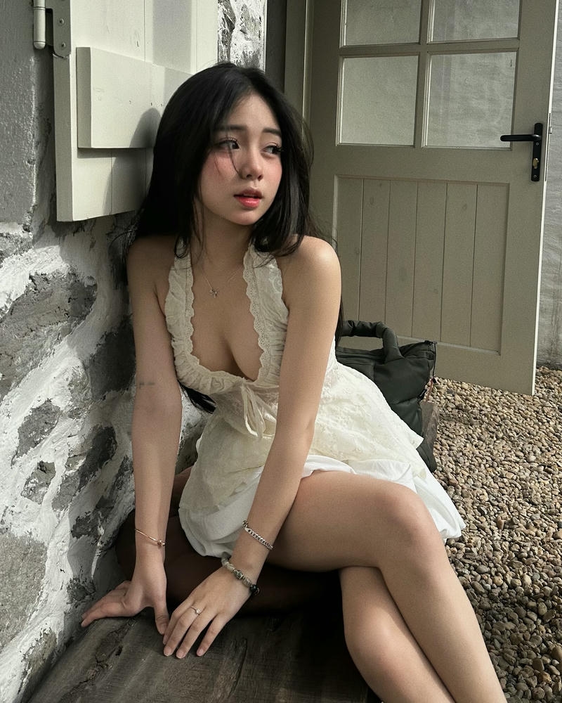 ảnh gái xinh khoe ngực đẹp