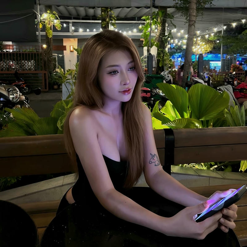 ảnh gái xinh khoe ngực khêu gợi