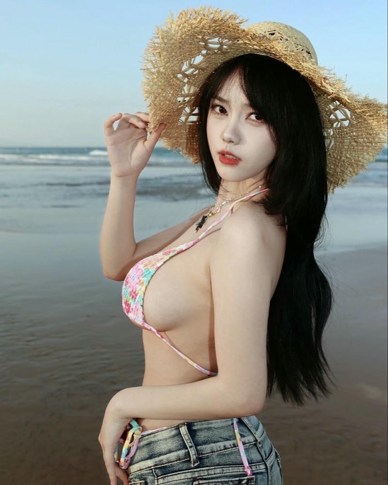 ảnh gái xinh khoe ngực nõn nà
