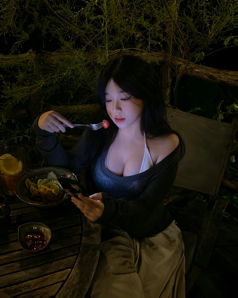 ảnh gái xinh khoe ngực quyễn rũ