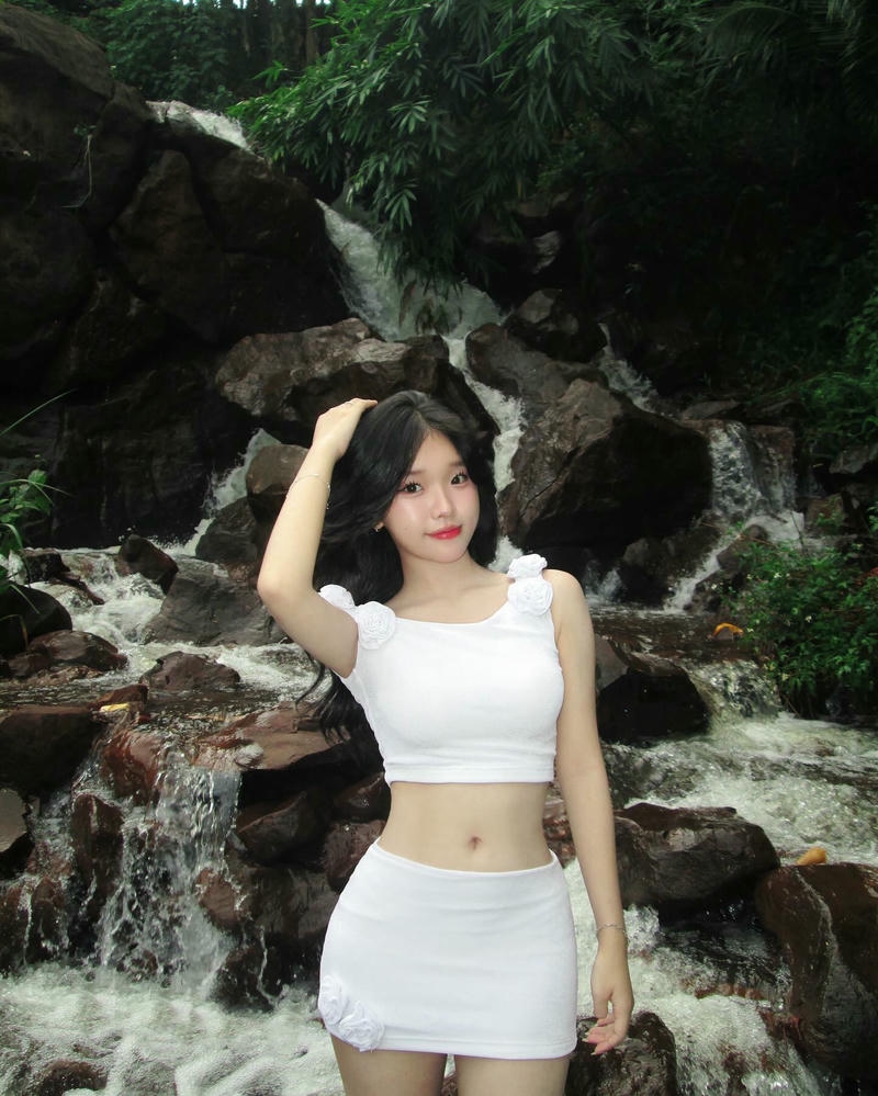 ảnh hotgirl eo thon