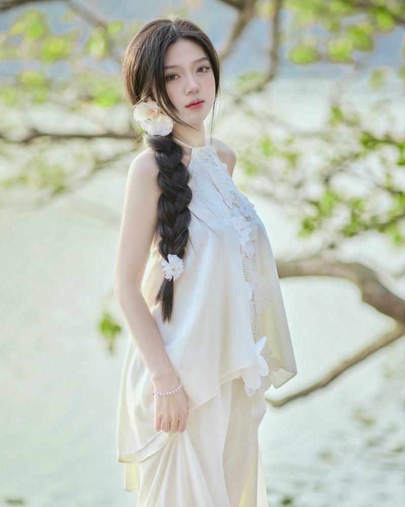 ảnh hotgirl insta mặc áo