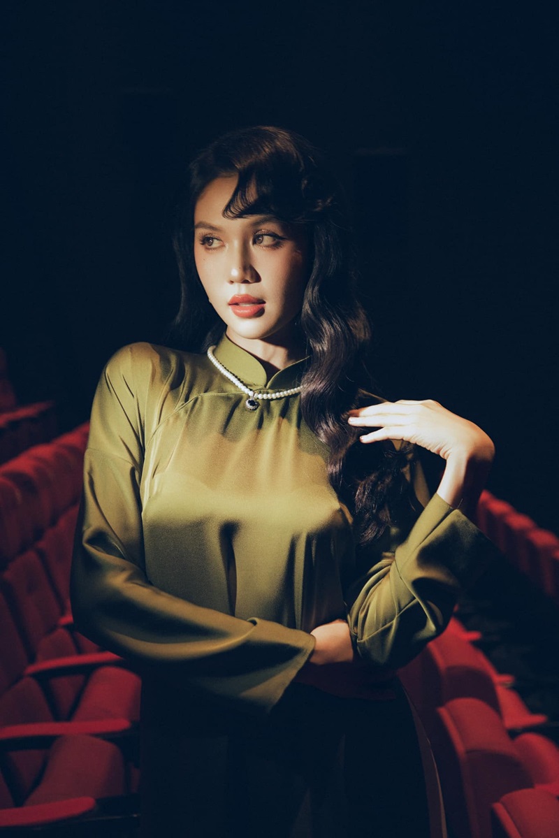 ảnh ngọc trinh trong rạp phim