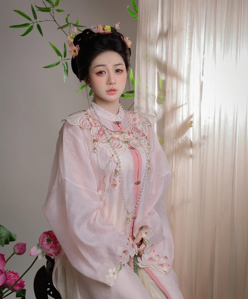 ảnh trần hà linh hiền lành
