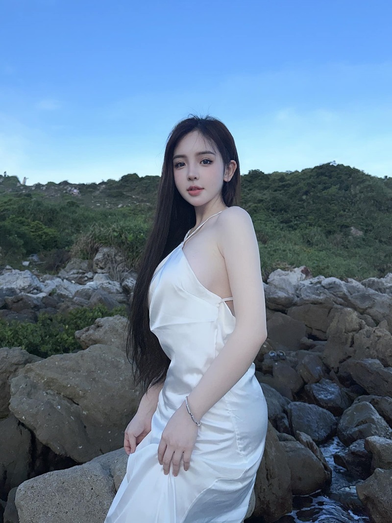 ảnh trần huyền châu thanh lịch