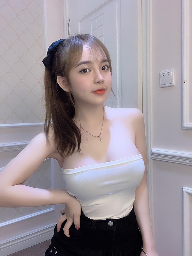 ảnh trần huyền châu zú to