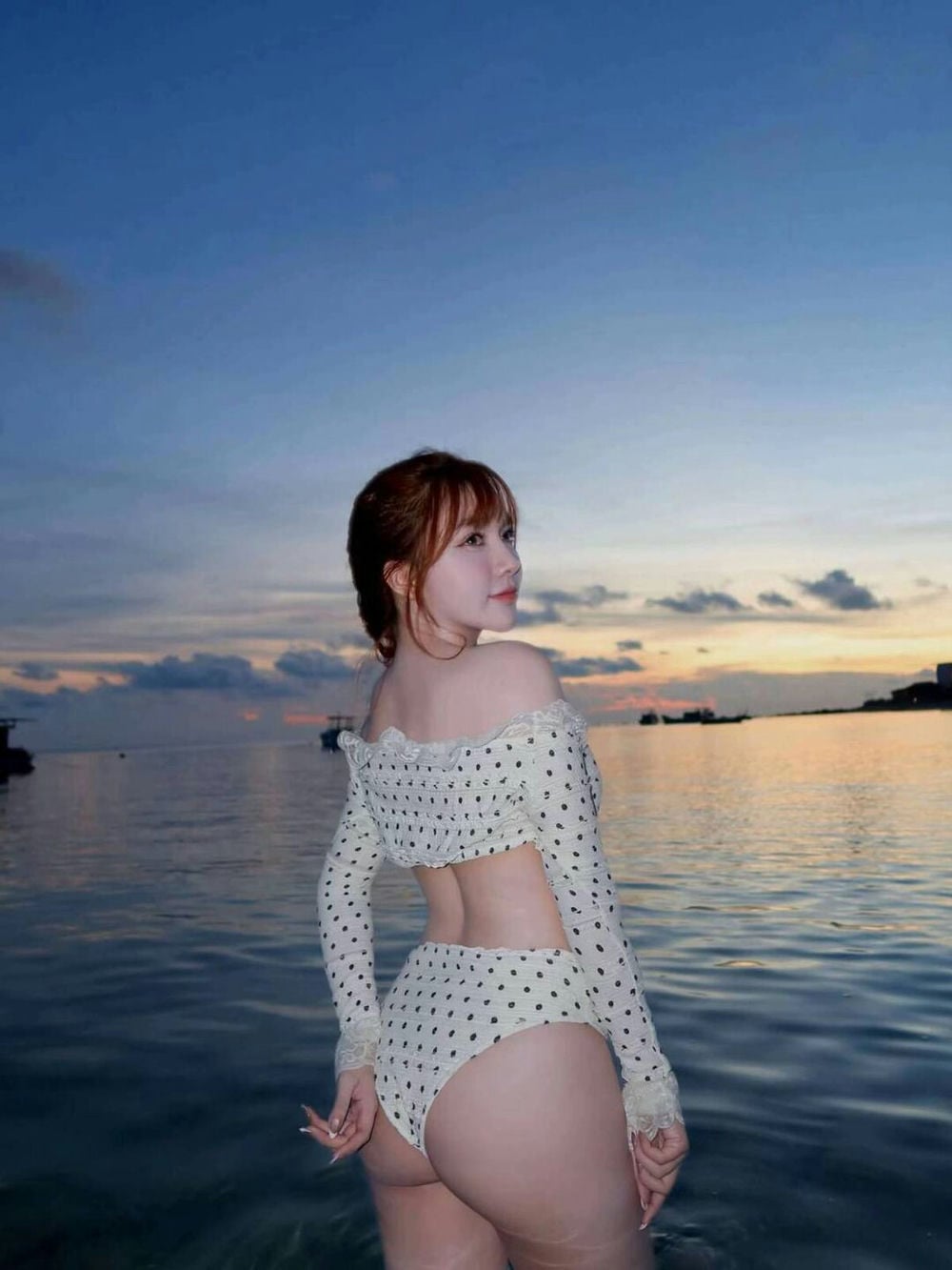 gái xinh 18 tuổi trẻ.