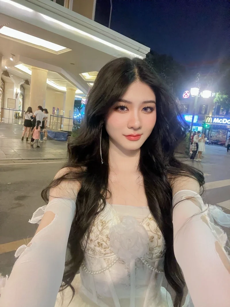 gai xinh 2k cuốn hút.