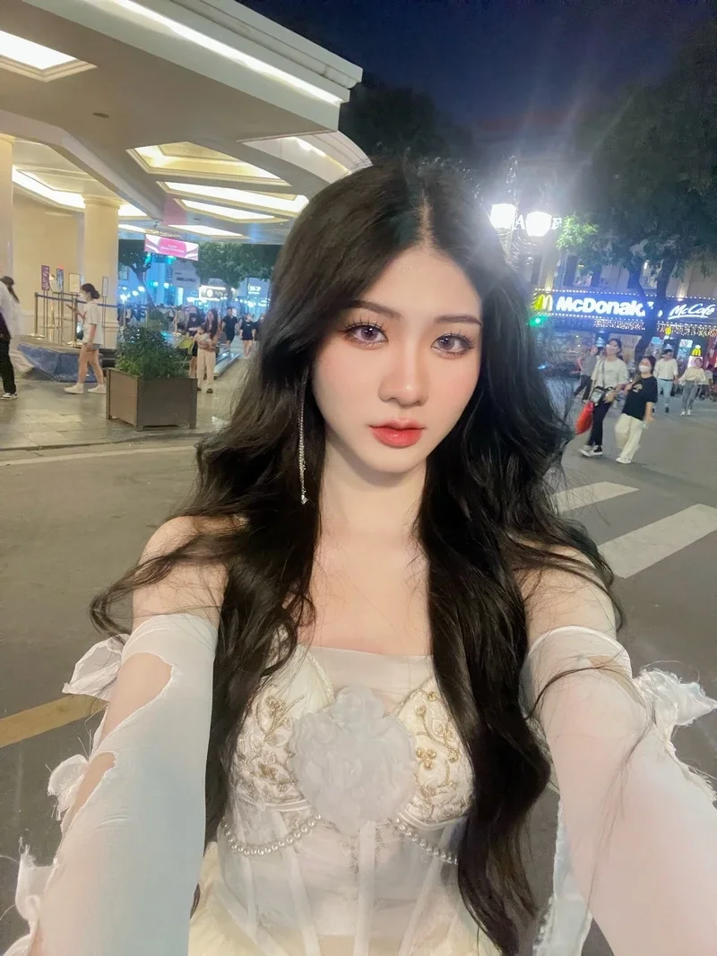 gai xinh 2k phong cách.