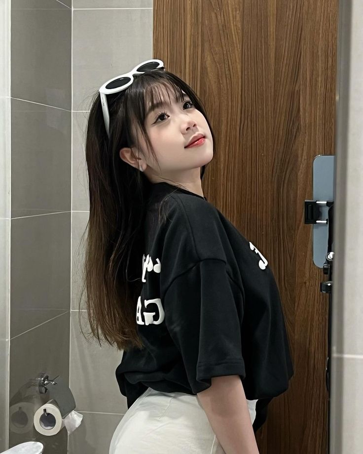 gái xinh 2k10 ngoài trời