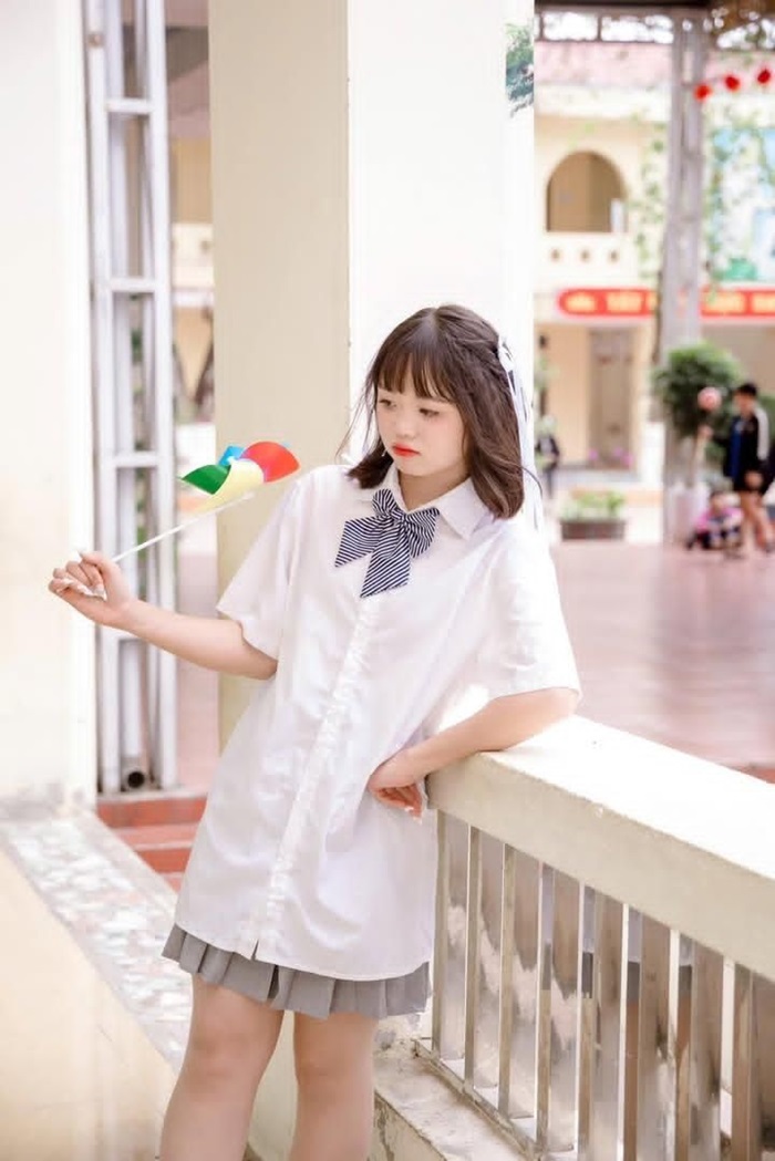 gái xinh 2k7 cấp 2