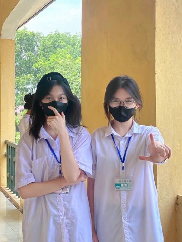 gái xinh 2k7 che mặt bằng khẩu trang