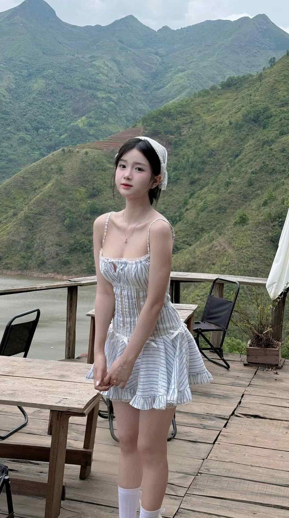 gái xinh 2k7 tươi sáng