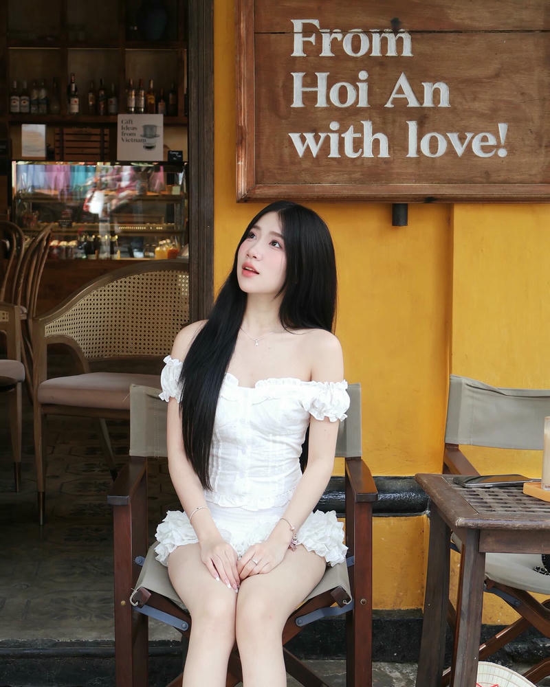 gái xinh đất Việt mặc váy chễ