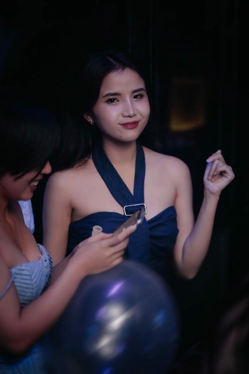 gái xinh đi bar đẹp