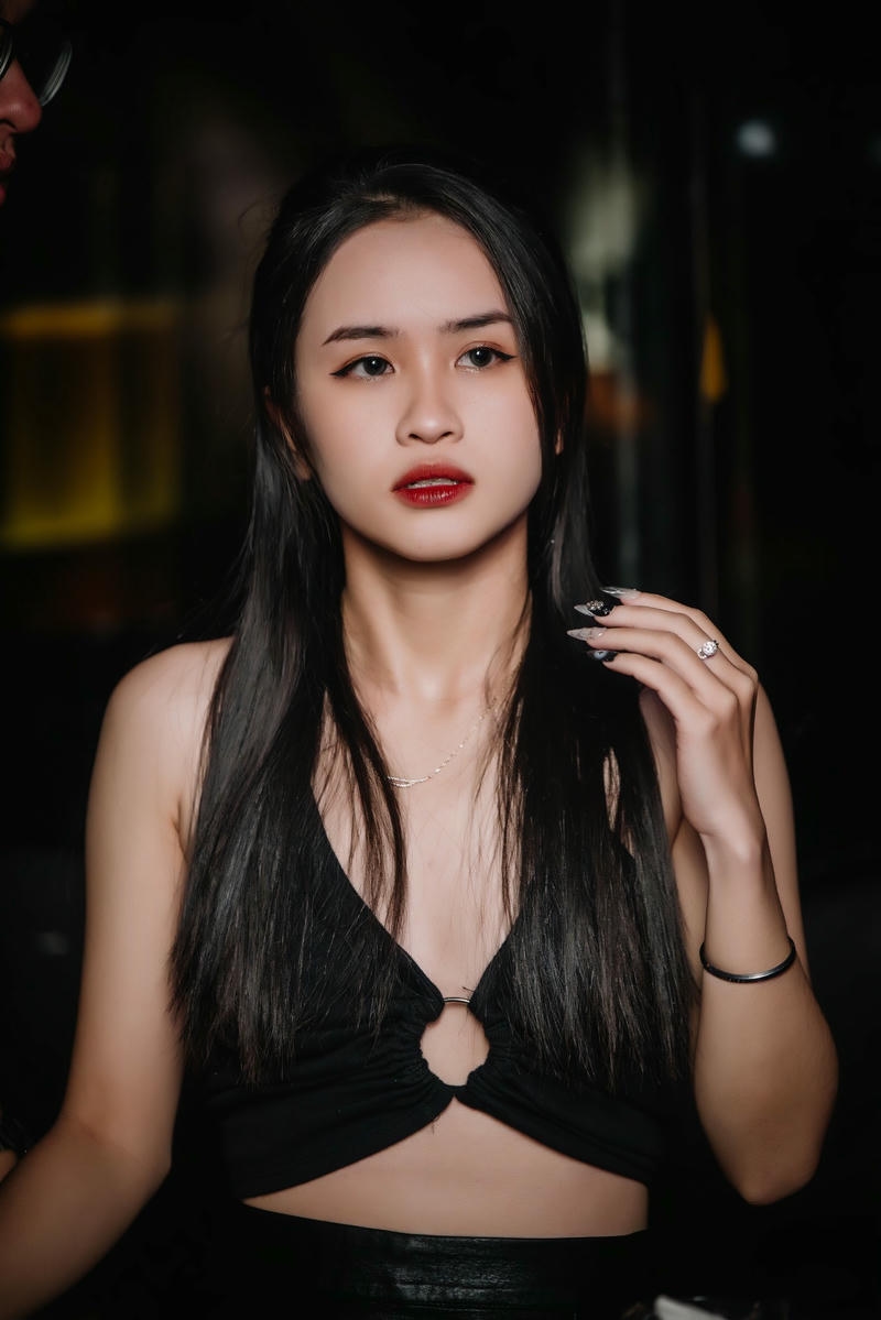 gái xinh đi bar siêu đẹp