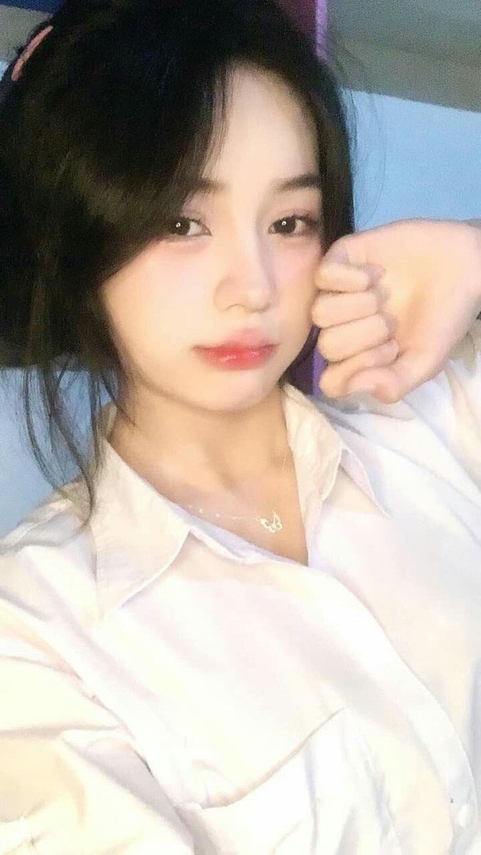 gái xinh k11 mặc sơ mi