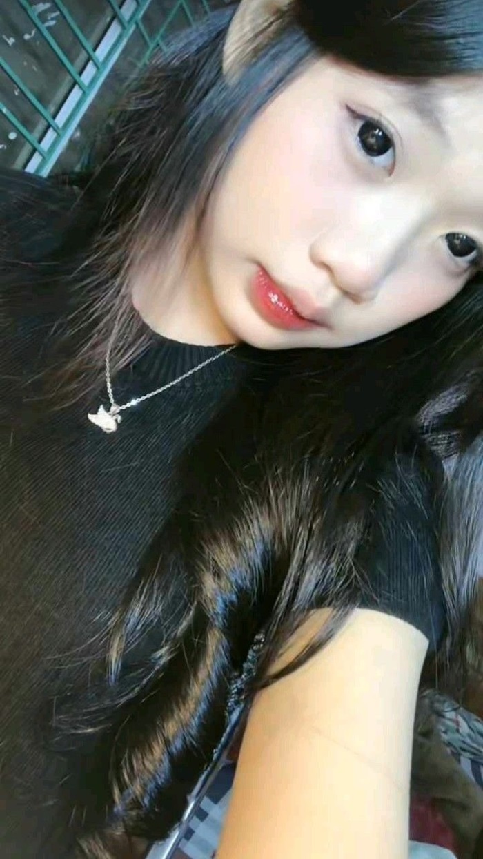 gái xinh k12 gầu