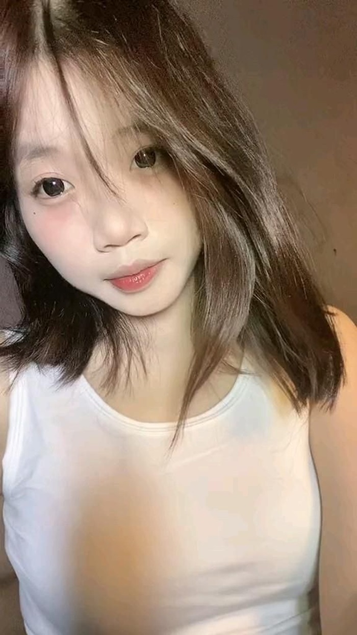gái xinh k12 vú to