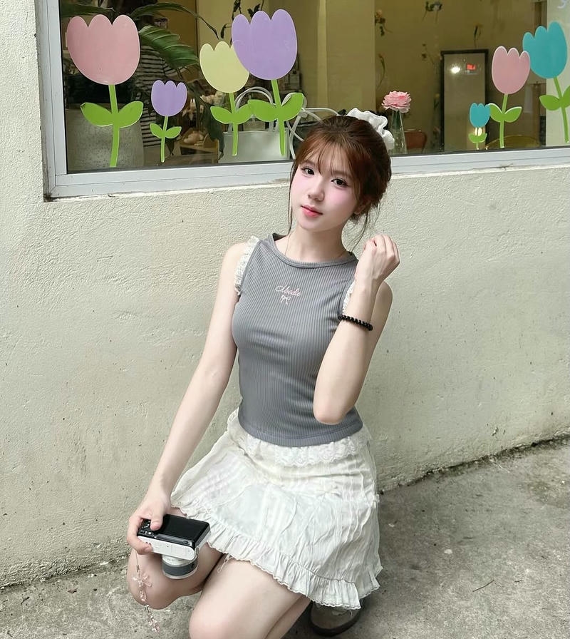 gái xinh k7 mặc váy ngắn