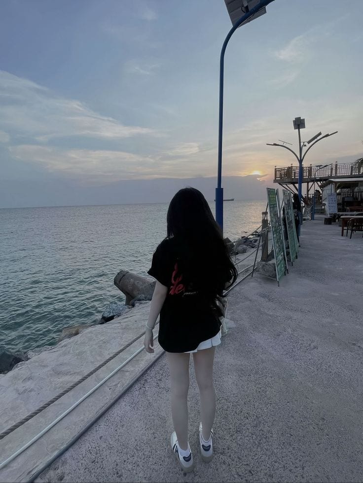 gái xinh lưng thon đẹp.