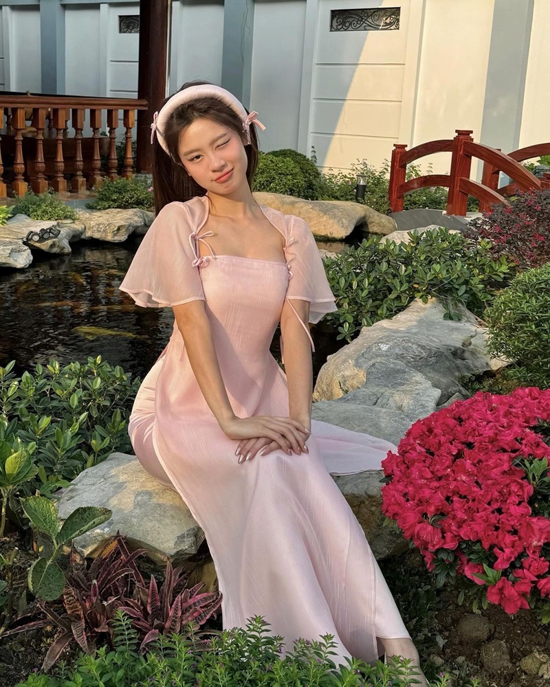 gái xinh mặc áo dài dễ thương