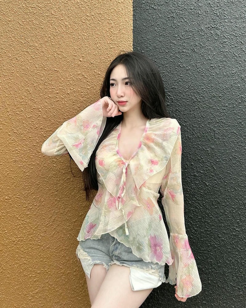 gái xinh mặc quần ngắn đáng yêu