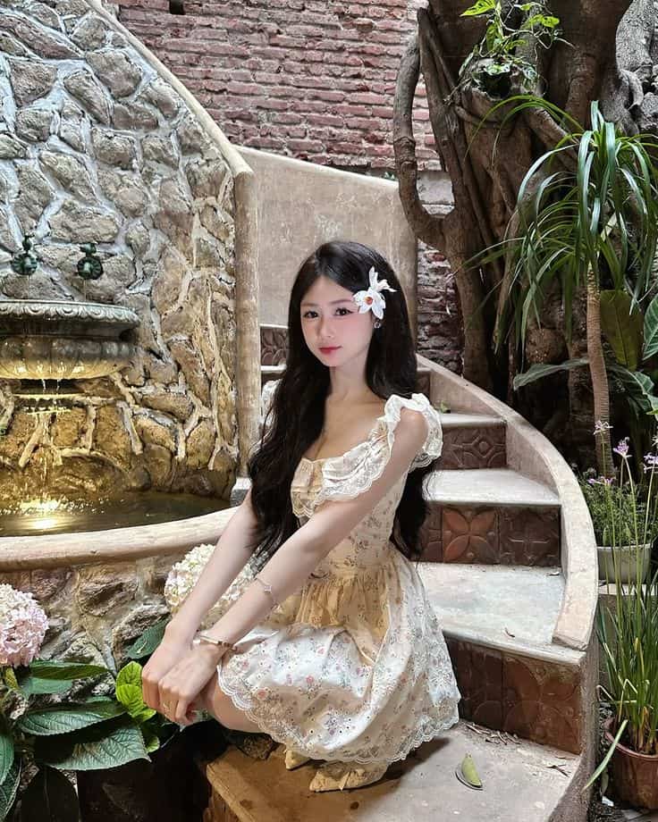 gái xinh mặt đẹp 2k5.