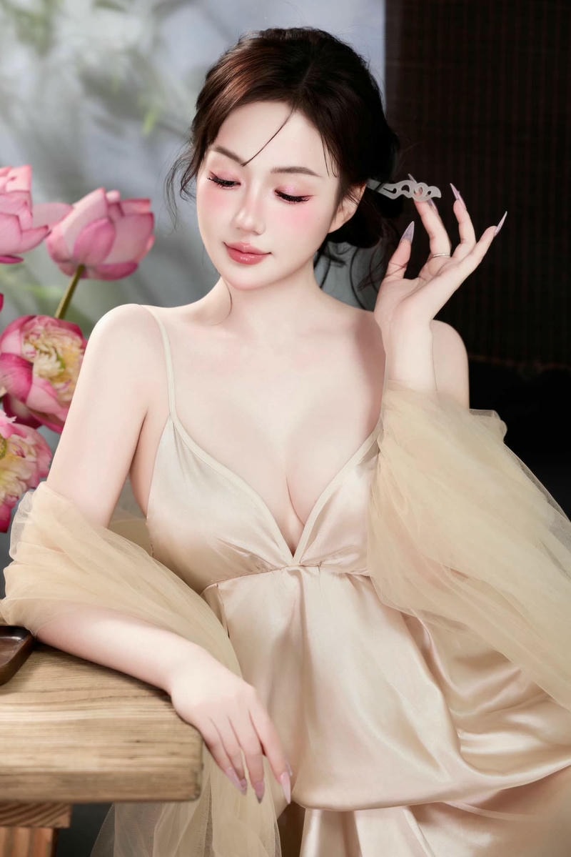 gái xinh mlem mọng nước