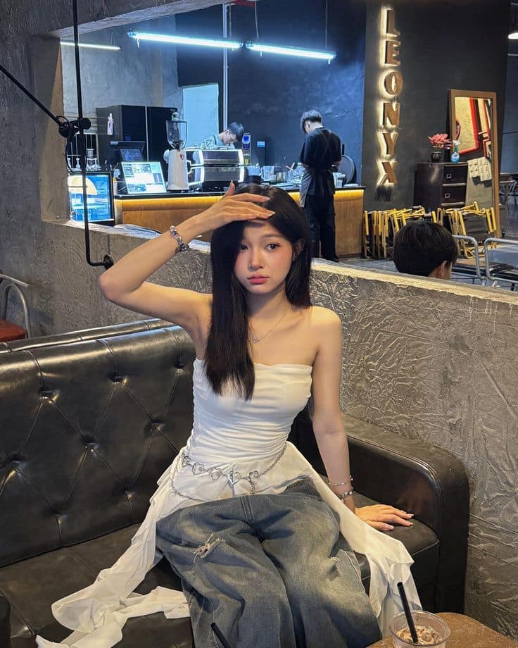 gái xinh phong cách 2k5.