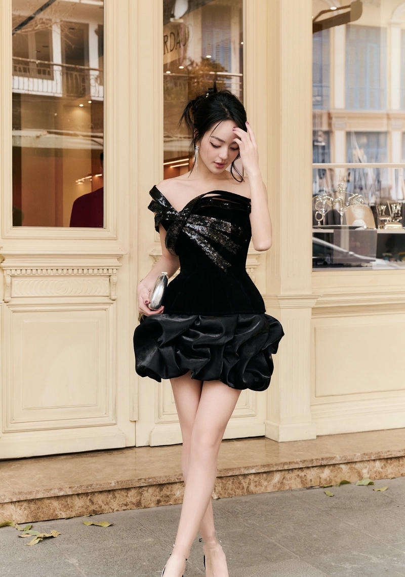 gái xinh váy ngắn khêu gợi