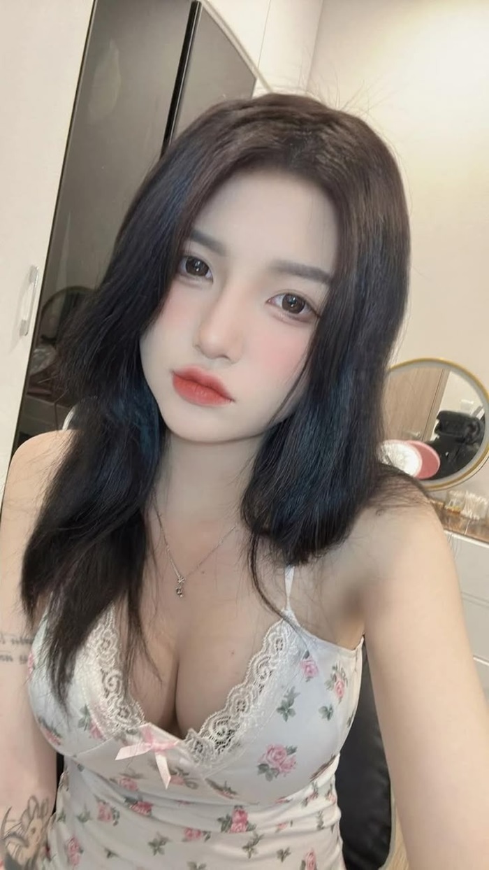 hình ảnh gái xinh 2k9 dâm