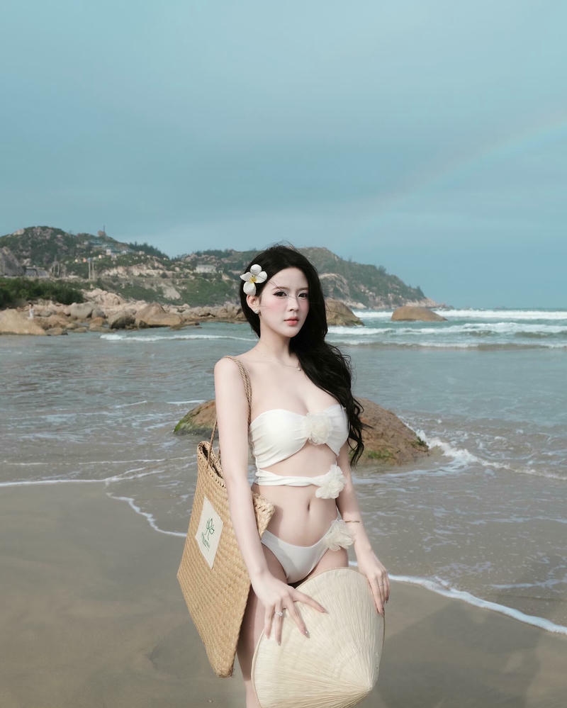 hình ảnh gái xinh bikini cuốn hút