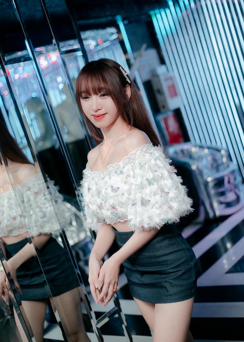hình gái xinh đi bar đẹp nhất