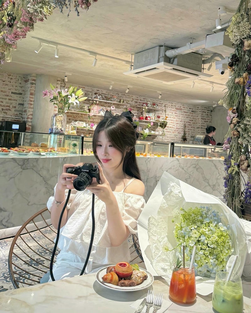 hình hotgirl tiktok