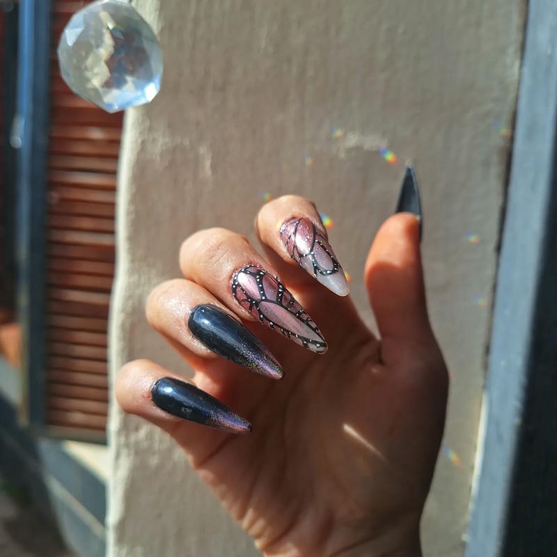 nail bướm cánh đen