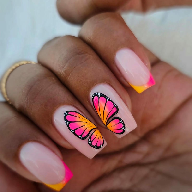 nail bướm hồng vàng