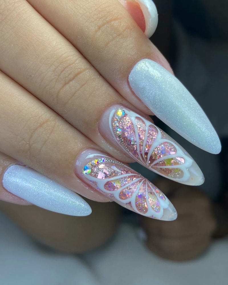 nail bướm kim tuyến