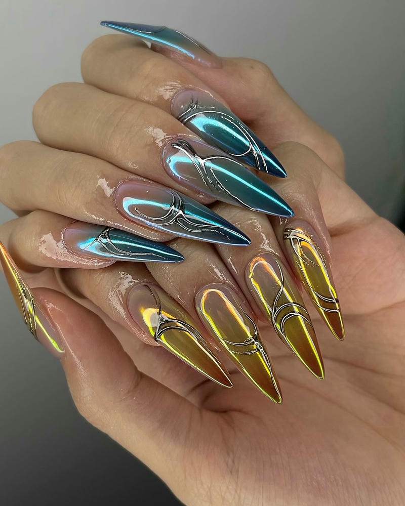 nail cá tính tráng gương