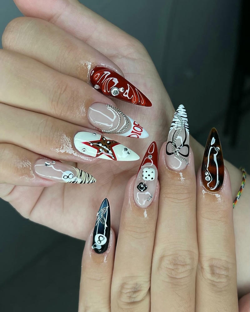 nail cá tính vẽ sao