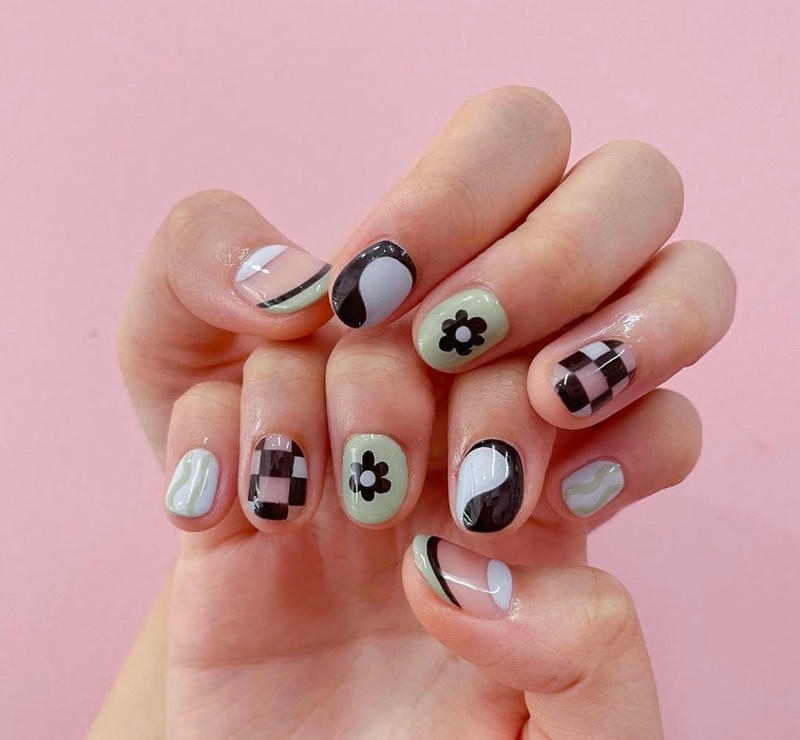 nail caro vẽ hoa