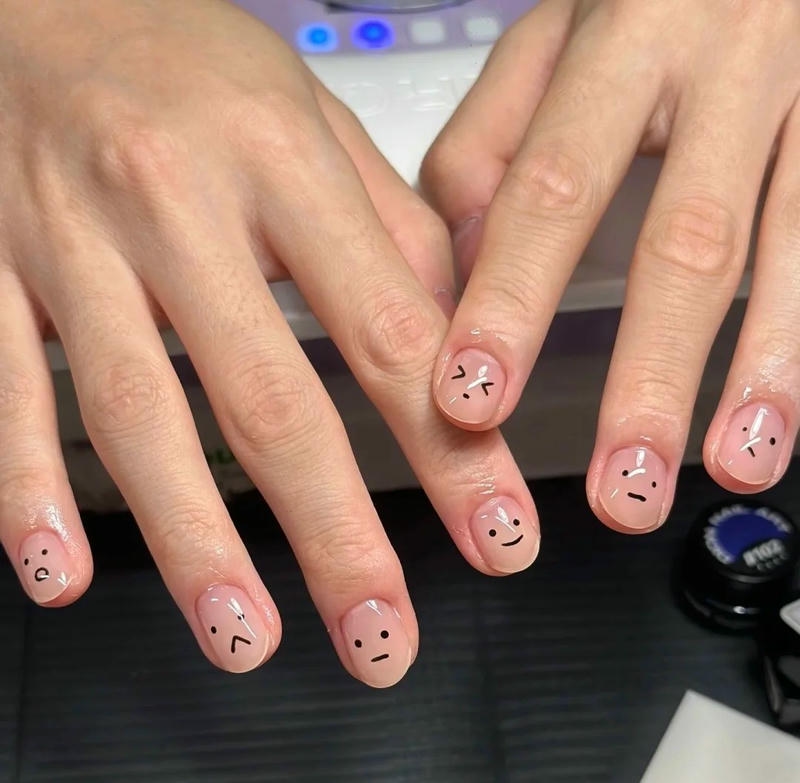 nail con mèo đơn giản