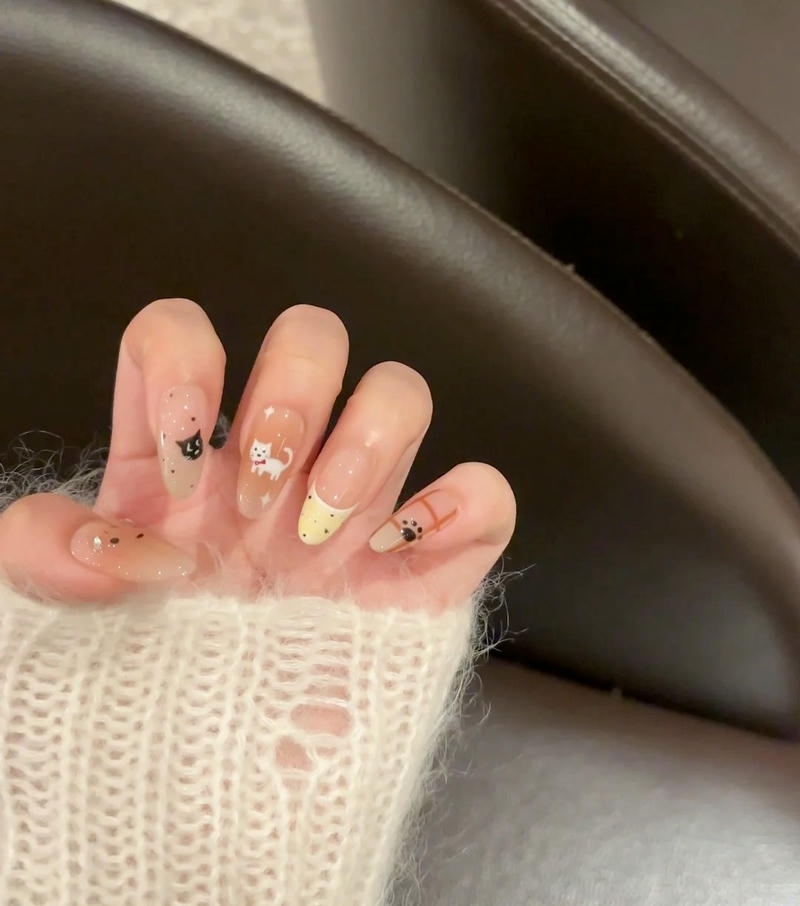 nail con mèo sơn đầu móng